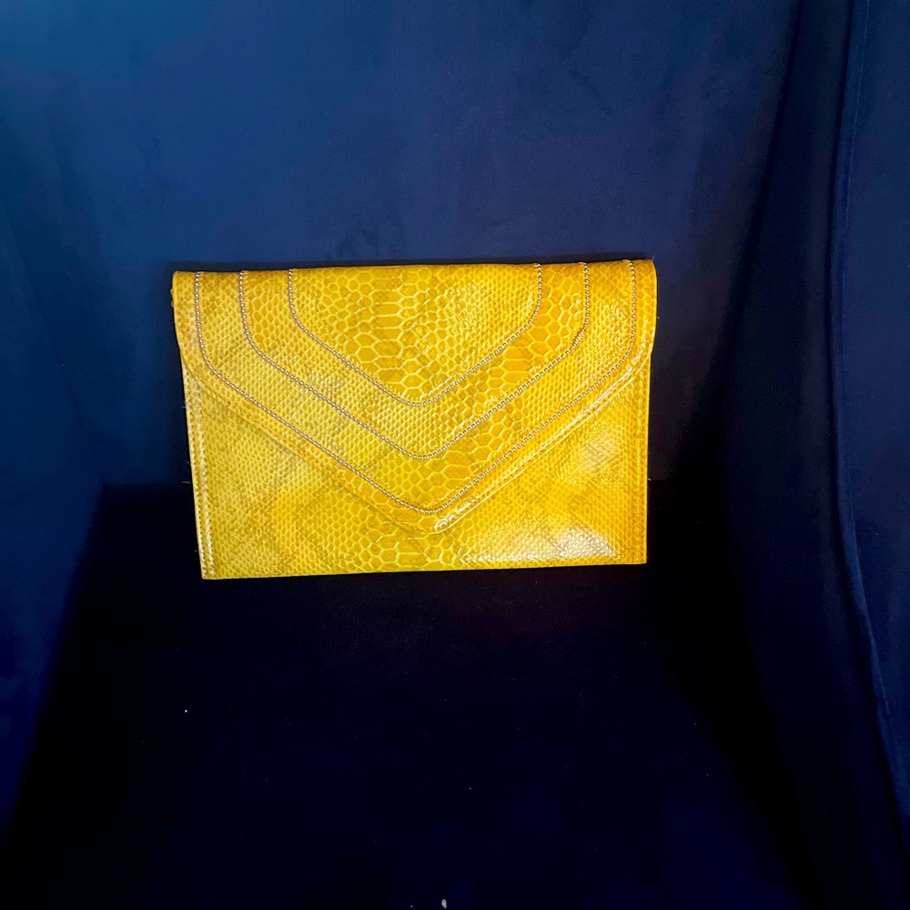 Jennifer Lopez Clutch